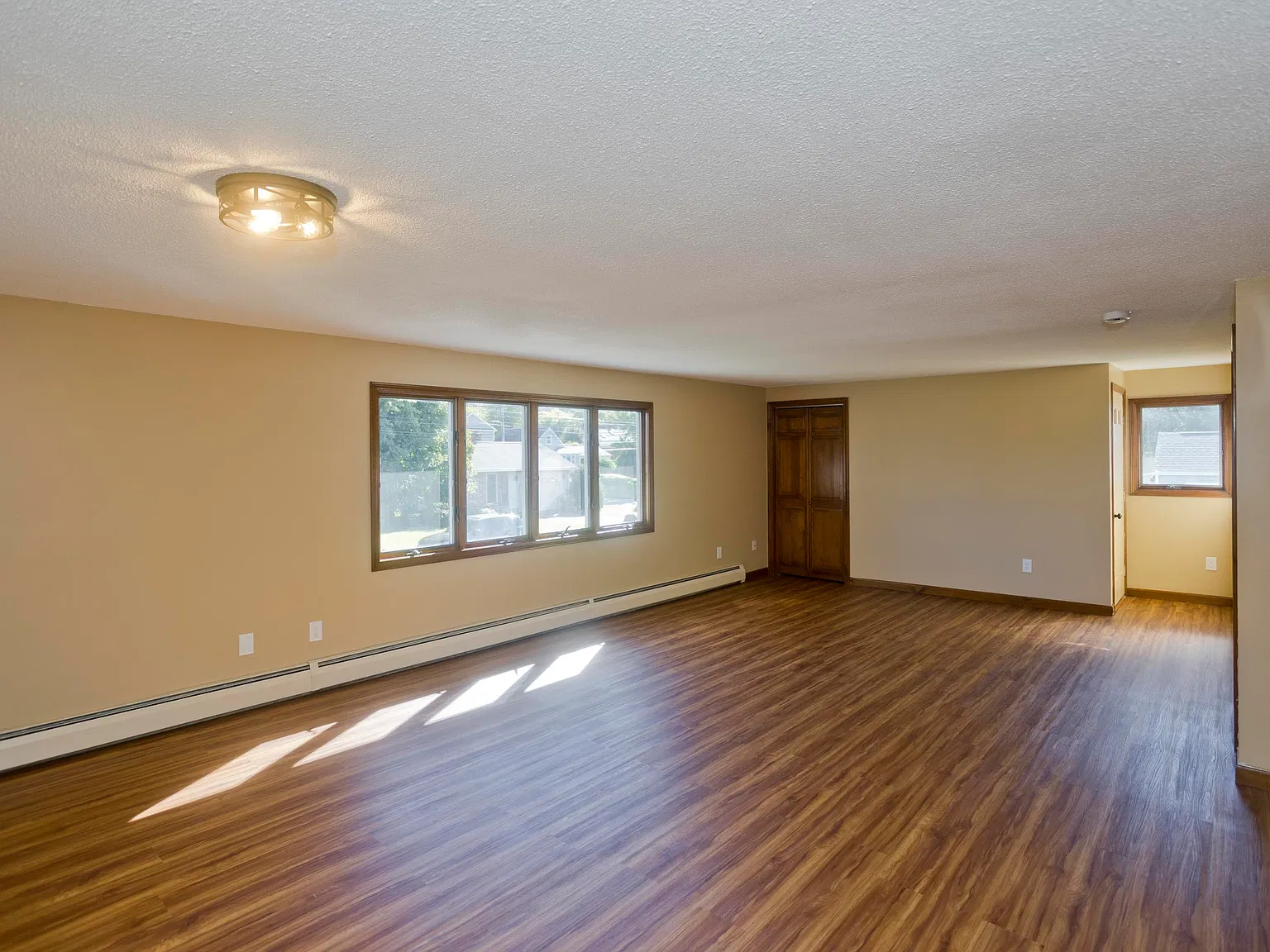 1 bed, 900 sqft, $1,550 — Photo 2