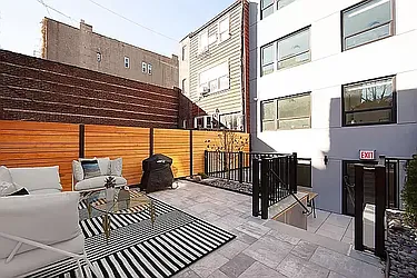 Rented by R New York