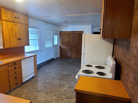 3rd image of 339 NE 9th Ave