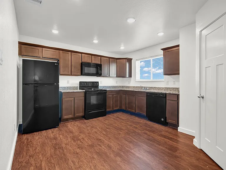 21155 Gosling Rd #16B — Photo 6