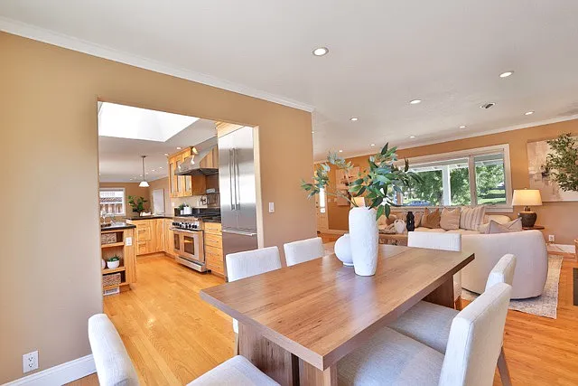 4 bed, 3.5 bath, 2359 sqft, $6,600 — Photo 3