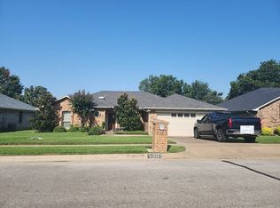 3301 Timber Grove Dr, Bedford, TX 76021