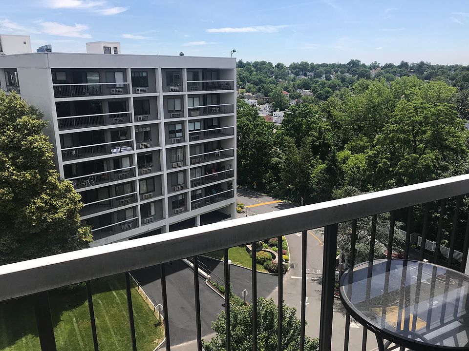 1st image of 100 High Point Dr APT 713