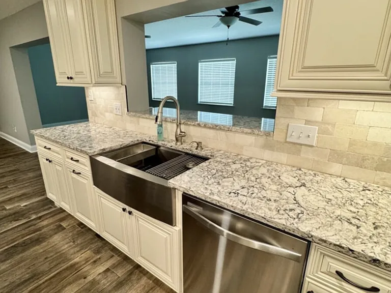 1301 Queen Elaine Dr — Photo 12
