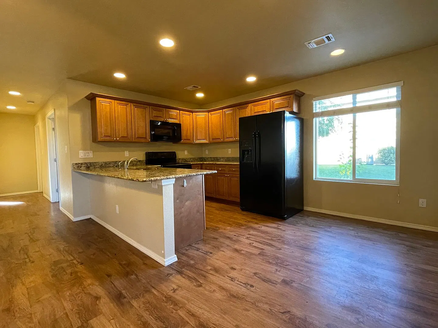 3300 N Atkinson Ave — Photo 4