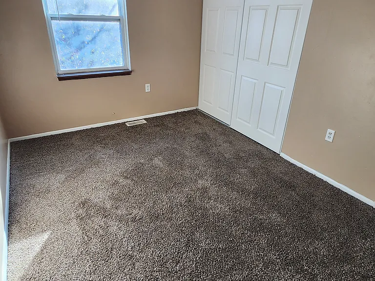 1310 E North St #9 — Photo 7