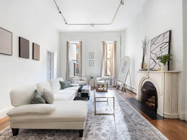 48 Gramercy Park North 3B image 1 of 8