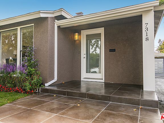3rd image of 7318 W 88th Pl