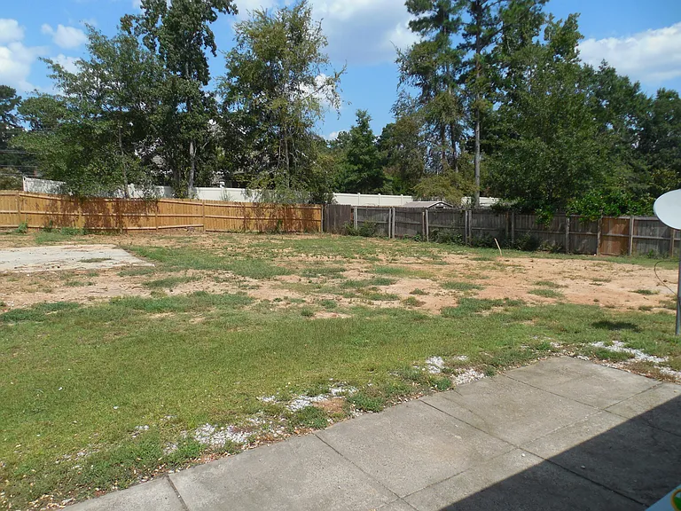 107 Springlakes Cir — Photo 15