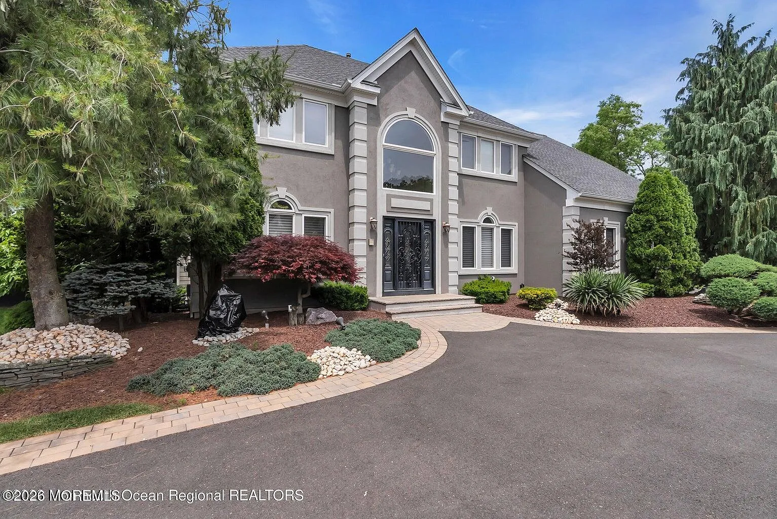 5 bed, 3068 sqft, $3,200 — Photo 2