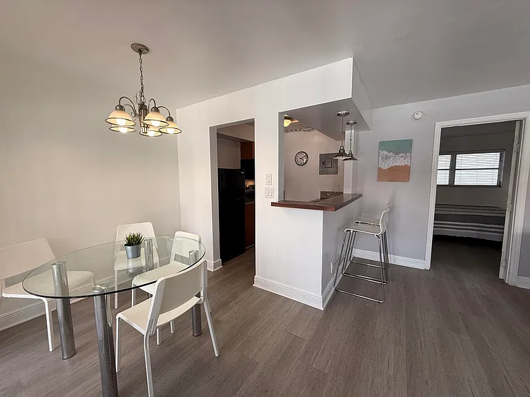 3226 NE 12th St #7 — Photo 3