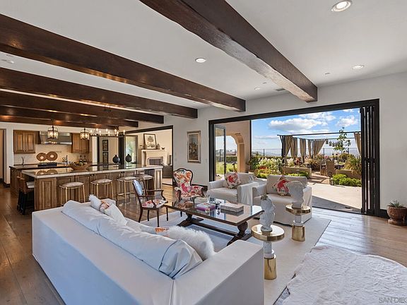 5th image of 18264 Avenida Manantial