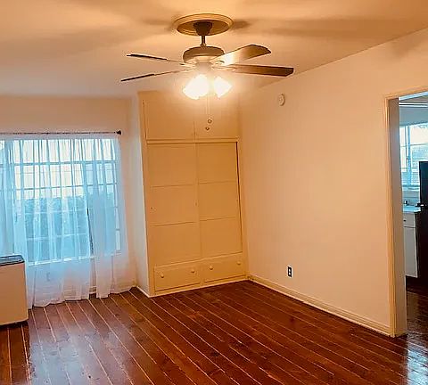 5th image of 649 S Detroit St #5