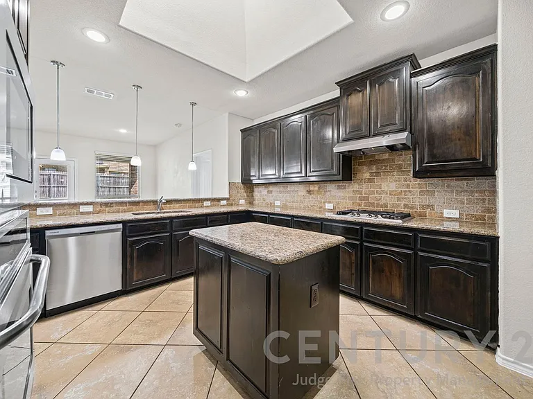 1205 Crest Ridge Dr — Photo 8