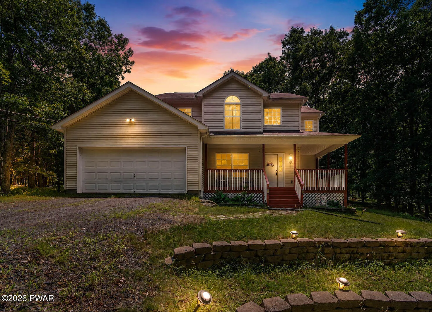4 bed, 2.5 bath, 1998 sqft, $2,400 — Photo 1