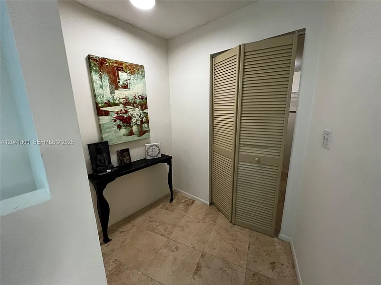 5445 Collins Ave #L3 — Photo 20