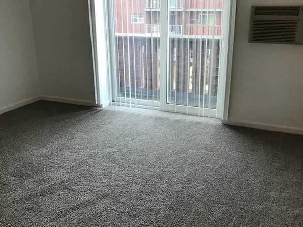 70 Webster St APT 307, Weymouth, MA 02190