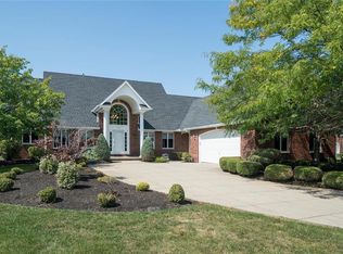 5472 Pebble Beach Dr, Hamburg, NY 14075