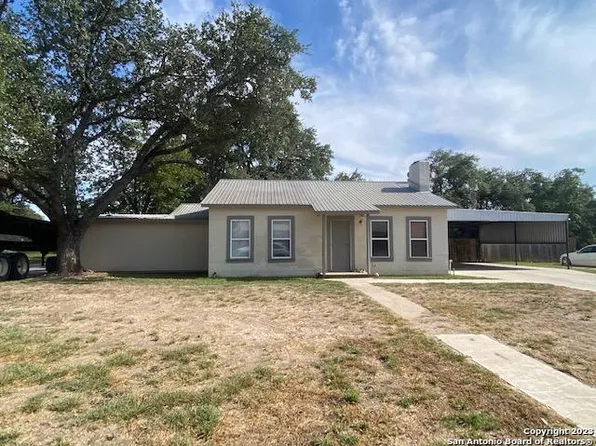 742 COMMERCE ST, Pleasanton, TX 78064