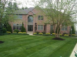 302 Greensfield Ln, Akron, OH 44321