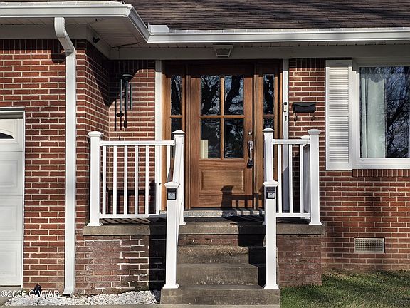 5th image of 232 Russell Rd