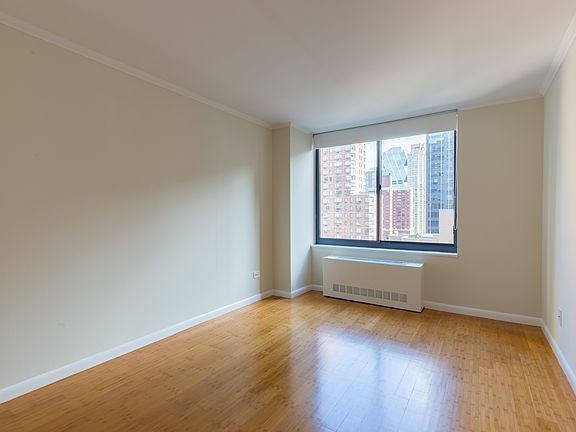 5th image of 235 W 48th St APT 25B