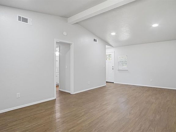 5th image of 3233 Chetwood Dr