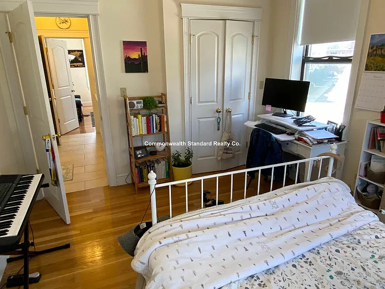 76 Quint Ave #1O — Photo 6
