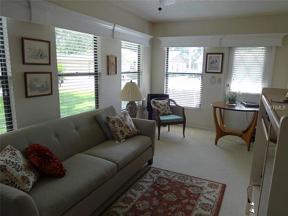4th image of 510 Oak Hill Cir #9