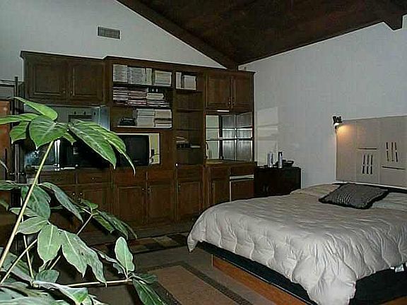 4th image of 6915 N Rushwood Cir
