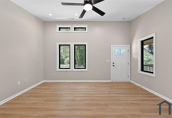 3rd image of 301 Olivia Ln #2