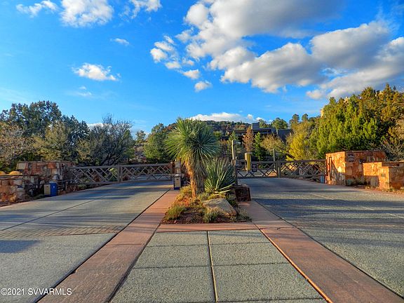4th image of 10 Scenic Place
