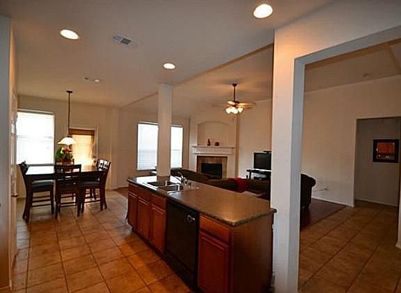 5th image of 317 Sugarberry Ln