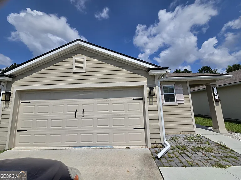 152 Ashwood Cir — Photo 2