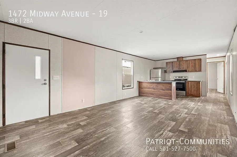 3 bed, $1,100 — Photo 4