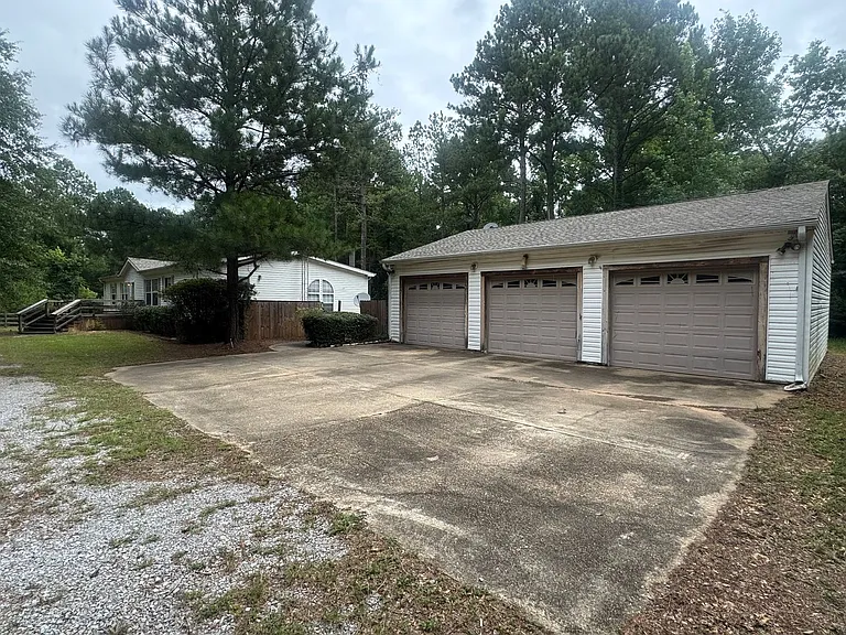 5488 Rigsby Rd — Photo 2