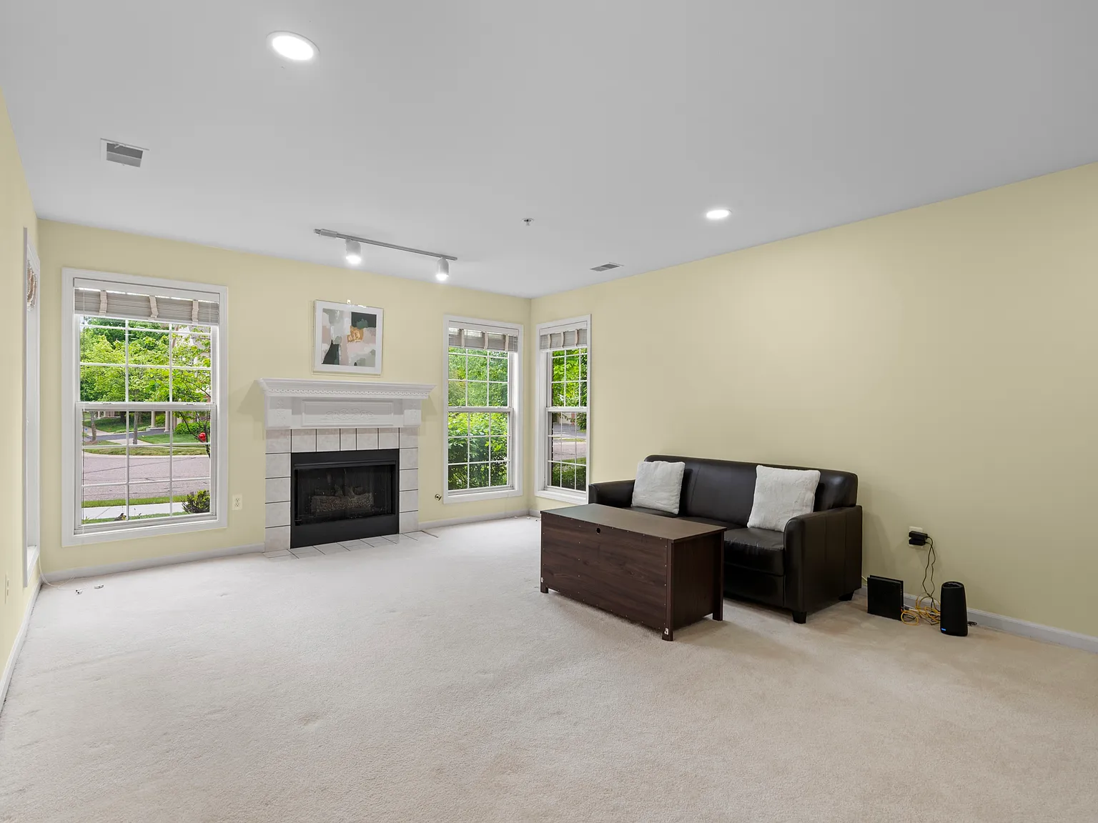 28067 Carlton Way Dr — Photo 4