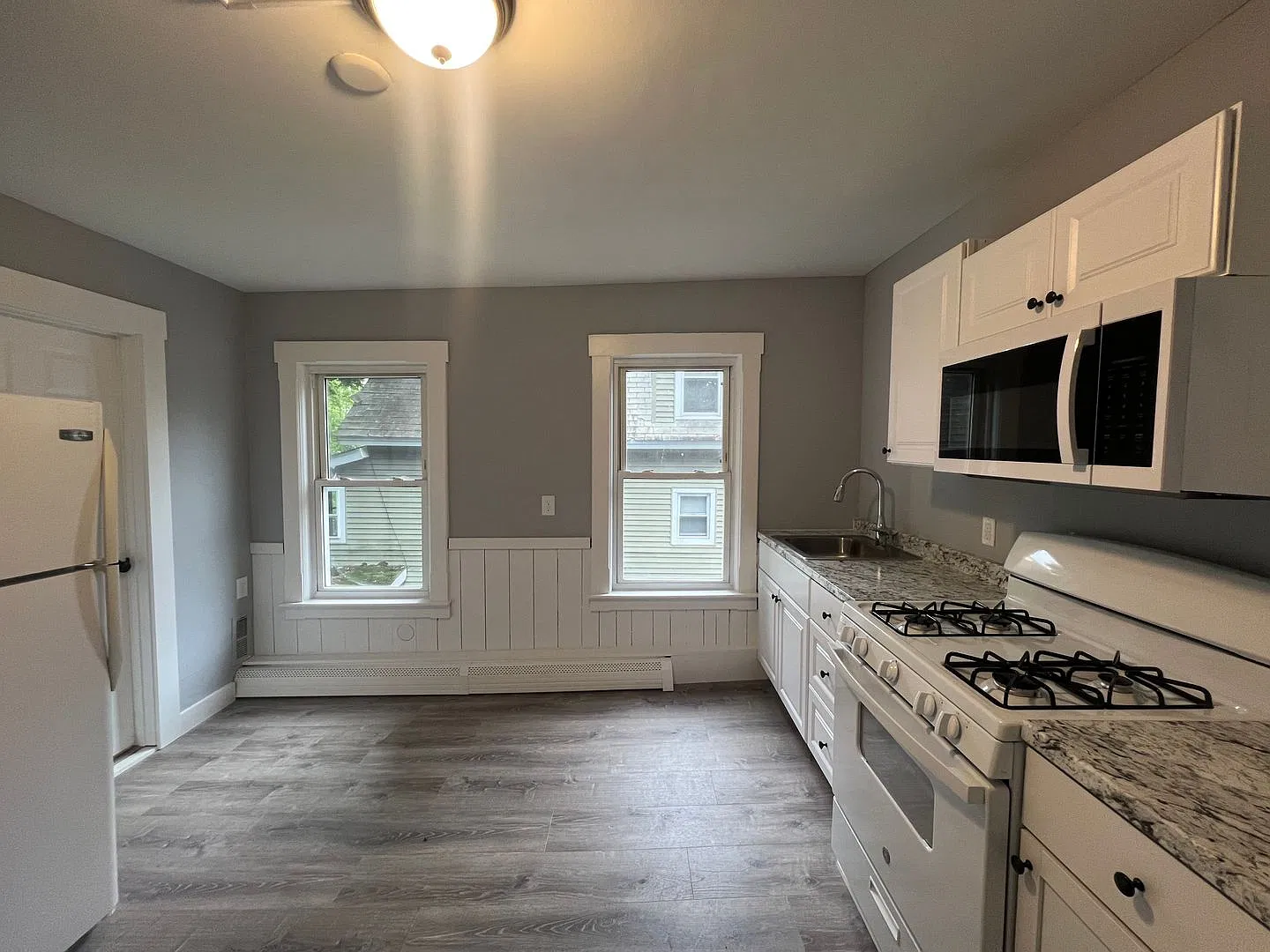 31 Bond St — Photo 4