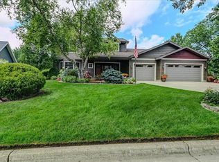 14 Bishops Hill Cir, Madison, WI 53717