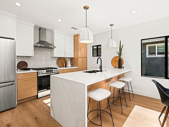 5th image of 4051 Louisiana St