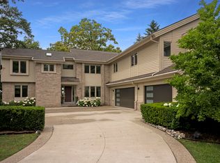 2380 Galaxy Way, Lake Orion, MI 48360