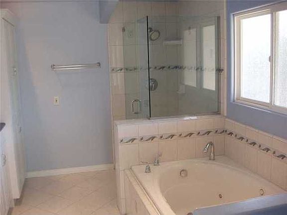 Whirpool Tub in Downstairs Bath