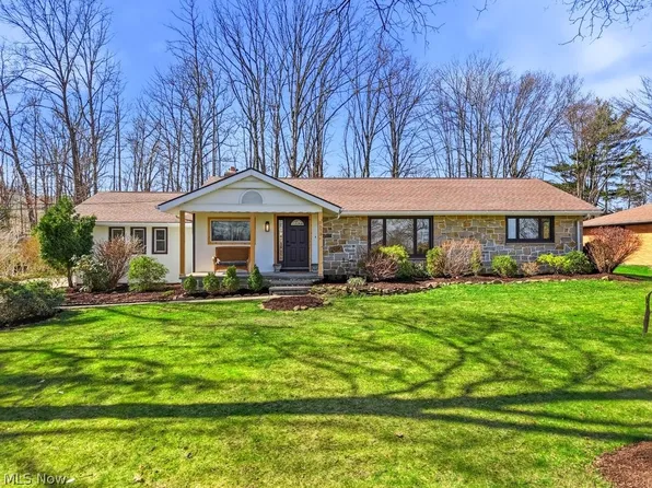 7572 Scenicview Dr, Independence, OH 44131