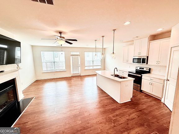 5th image of 34 Auburn Woods Dr