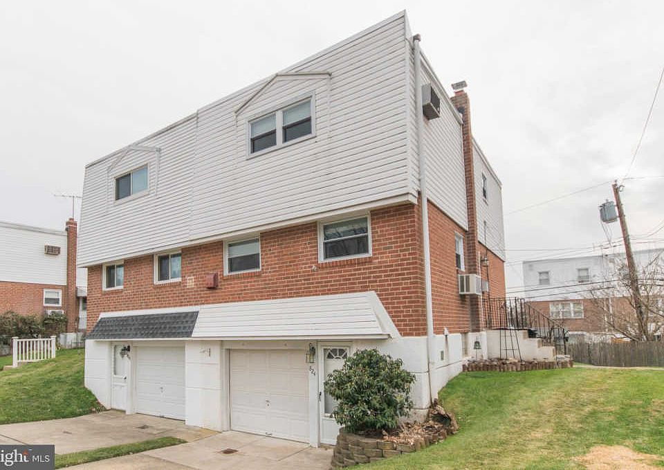 1st image of 824 Lawler St