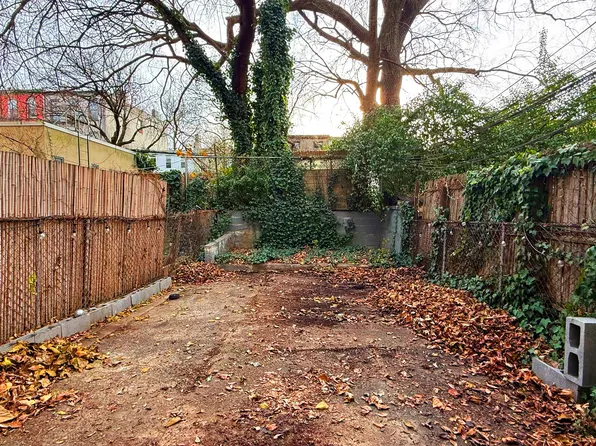 630 President Street image 1 of 12