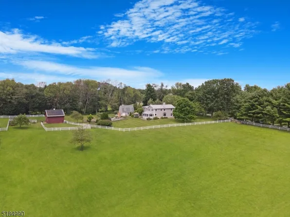 6 Fox Run Road, Tewksbury Twp., NJ 07830