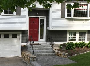 71 Pioneer Dr, Nashua, NH 03062