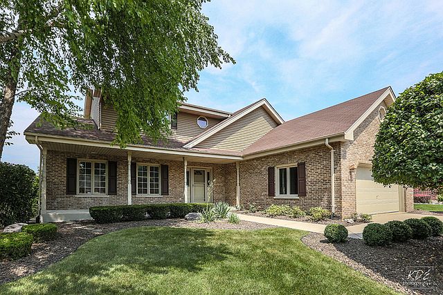 1st image of 1818 Harcourt Dr