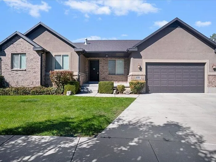 1134 S Rural Rd